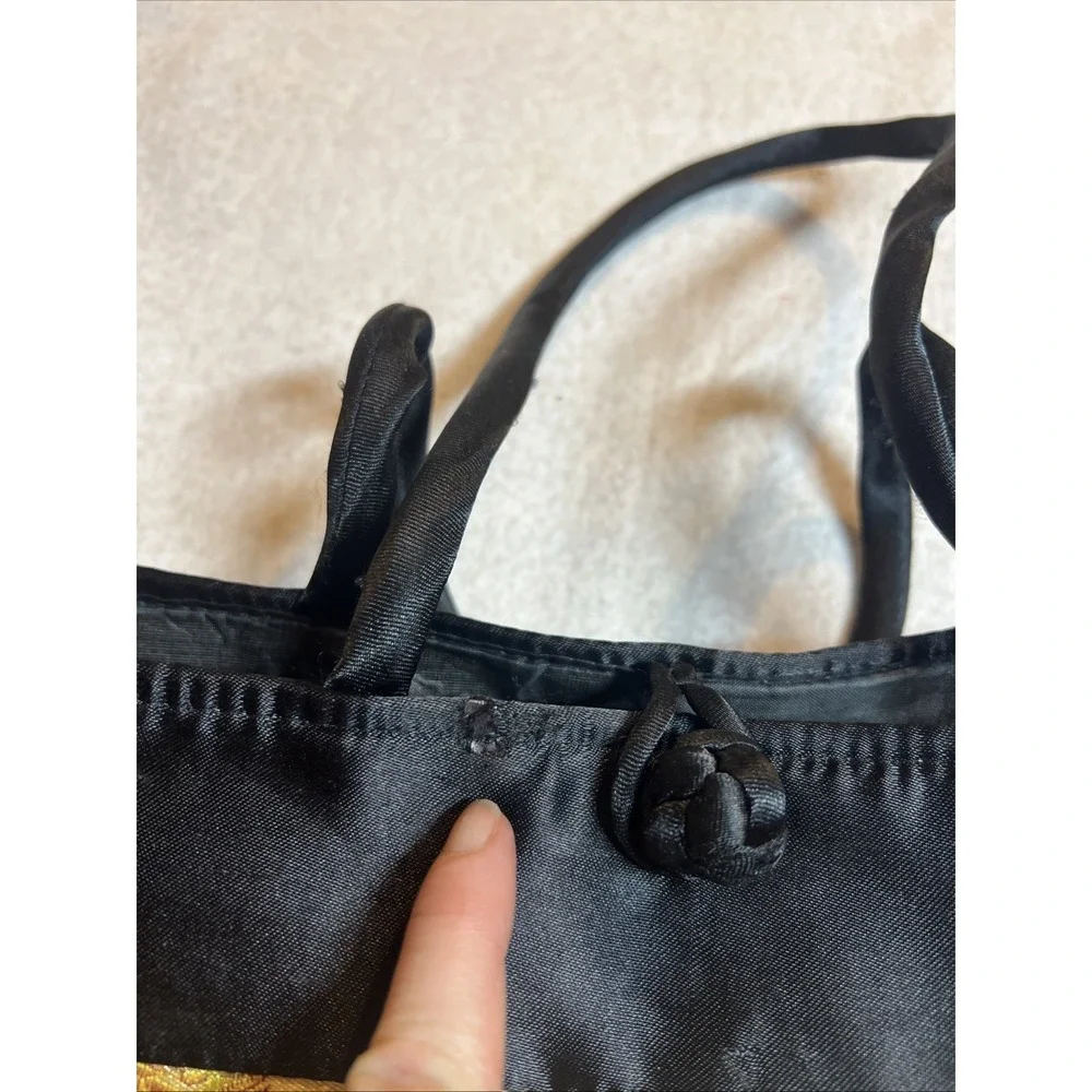 The Unbranded Brand vintage asian